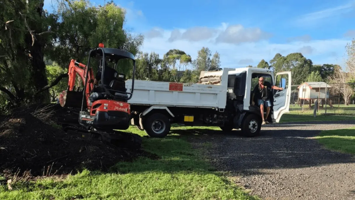 Luke's tipper truck and excavator loaded up for a job on the Darling Downs